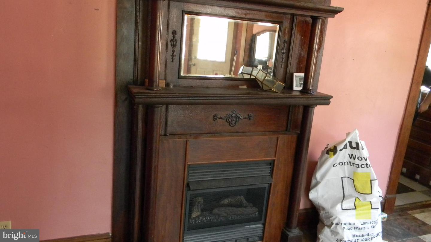 309 N MAIN ST, EDINBURG, Virginia 22824, 3 Bedrooms Bedrooms, ,2 BathroomsBathrooms,Residential,For sale,309 N MAIN ST,VASH2012128 MLS # VASH2012128