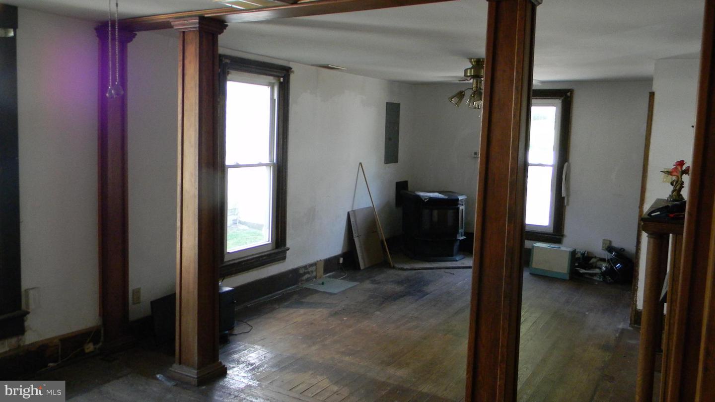 309 N MAIN ST, EDINBURG, Virginia 22824, 3 Bedrooms Bedrooms, ,2 BathroomsBathrooms,Residential,For sale,309 N MAIN ST,VASH2012128 MLS # VASH2012128