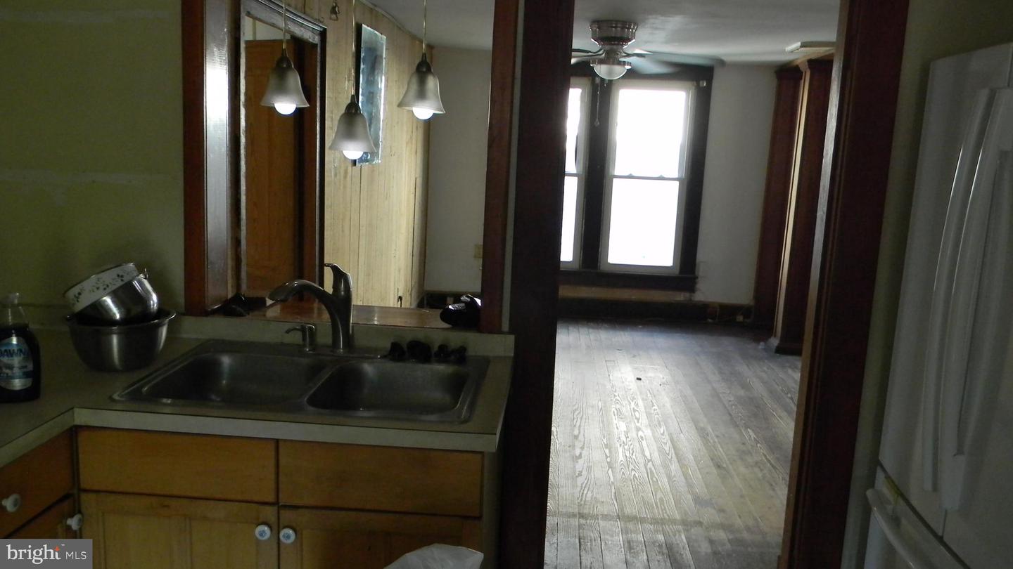 309 N MAIN ST, EDINBURG, Virginia 22824, 3 Bedrooms Bedrooms, ,2 BathroomsBathrooms,Residential,For sale,309 N MAIN ST,VASH2012128 MLS # VASH2012128