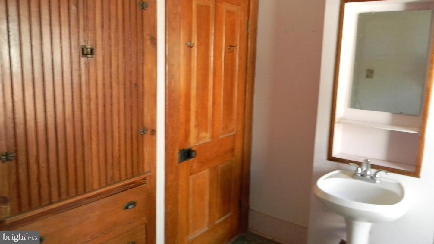 309 N MAIN ST, EDINBURG, Virginia 22824, 3 Bedrooms Bedrooms, ,2 BathroomsBathrooms,Residential,For sale,309 N MAIN ST,VASH2012128 MLS # VASH2012128