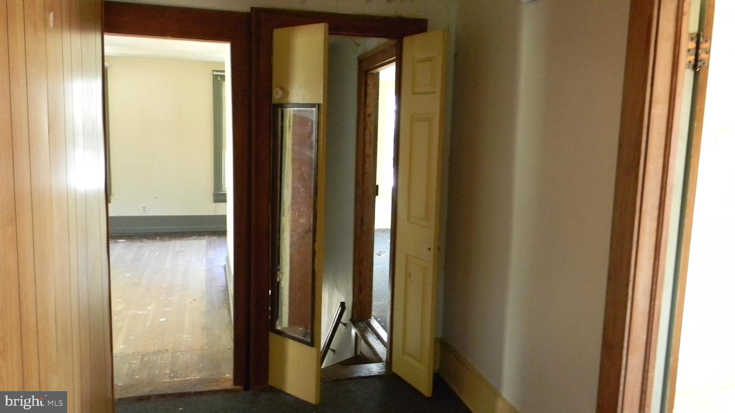 309 N MAIN ST, EDINBURG, Virginia 22824, 3 Bedrooms Bedrooms, ,2 BathroomsBathrooms,Residential,For sale,309 N MAIN ST,VASH2012128 MLS # VASH2012128