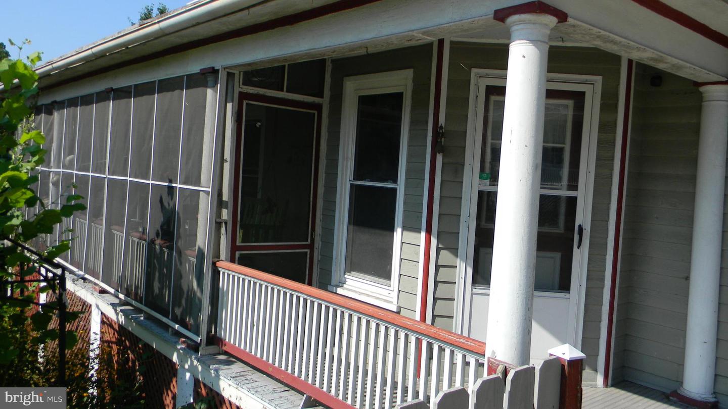 309 N MAIN ST, EDINBURG, Virginia 22824, 3 Bedrooms Bedrooms, ,2 BathroomsBathrooms,Residential,For sale,309 N MAIN ST,VASH2012128 MLS # VASH2012128