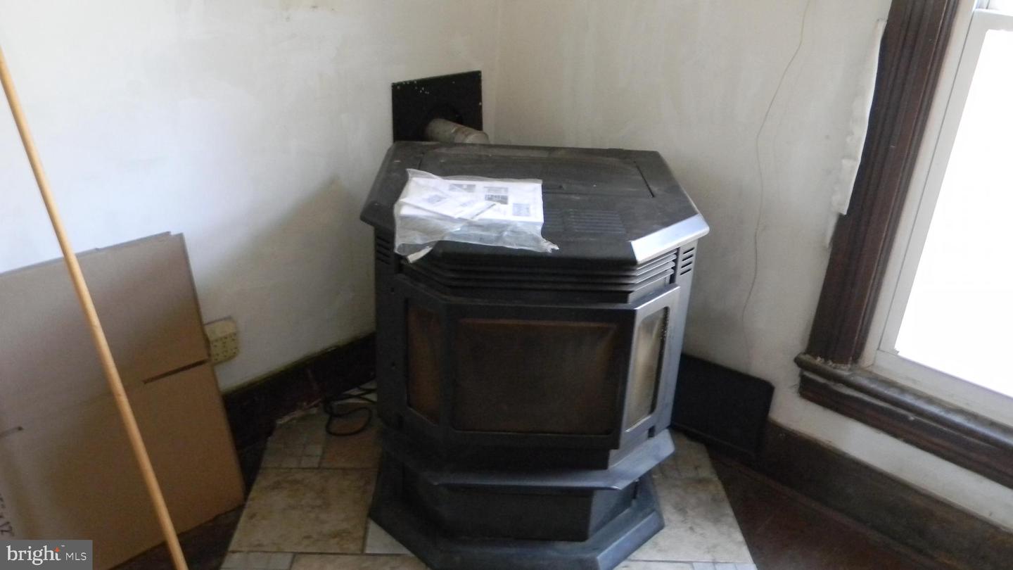 309 N MAIN ST, EDINBURG, Virginia 22824, 3 Bedrooms Bedrooms, ,2 BathroomsBathrooms,Residential,For sale,309 N MAIN ST,VASH2012128 MLS # VASH2012128