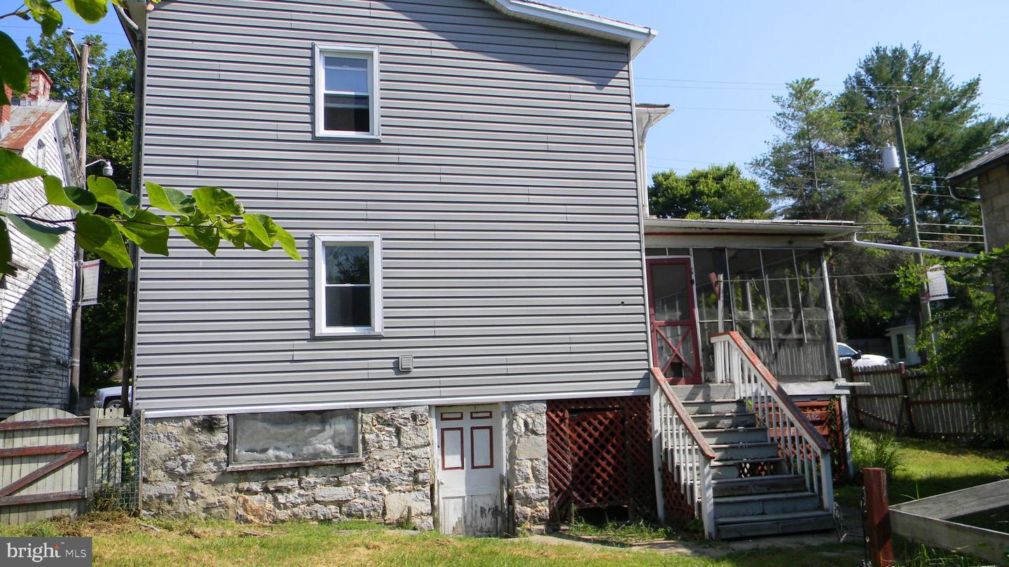 309 N MAIN ST, EDINBURG, Virginia 22824, 3 Bedrooms Bedrooms, ,2 BathroomsBathrooms,Residential,For sale,309 N MAIN ST,VASH2012128 MLS # VASH2012128