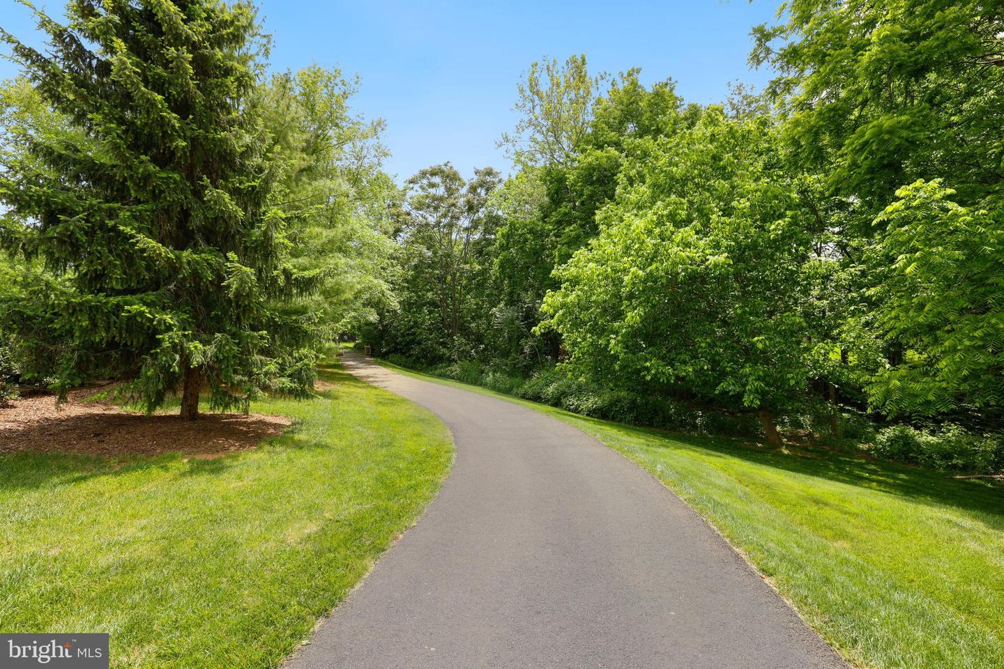 18441 LANIER ISLAND SQ, LEESBURG, Virginia 20176, 3 Bedrooms Bedrooms, ,4 BathroomsBathrooms,Residential,For sale,18441 LANIER ISLAND SQ,VALO2106880 MLS # VALO2106880 18441 LANIER ISLAND SQ, LEESBURG, Virginia 20176, 3 Bedrooms Bedrooms, ,4 BathroomsBathrooms,Residential,For sale,18441 LANIER ISLAND SQ,VALO2106880 MLS # VALO2106880