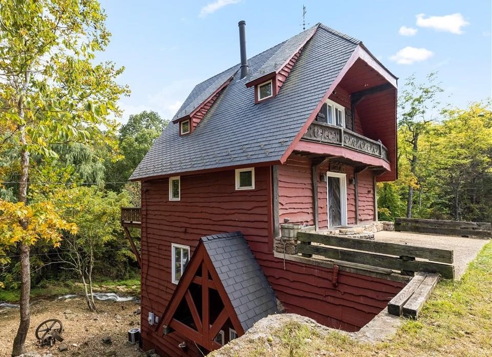 6602 MIDDLEBROOK RD, MIDDLEBROOK, Virginia 24459, 3 Bedrooms Bedrooms, ,2 BathroomsBathrooms,Residential,Moffatt's Creek Mill https://millpictures.com/m,6602 MIDDLEBROOK RD,669141 MLS # 669141