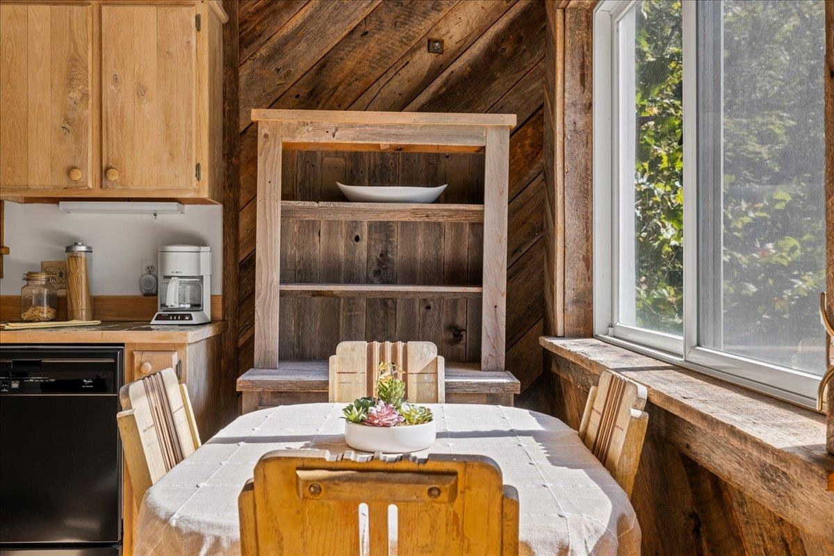 6602 MIDDLEBROOK RD, MIDDLEBROOK, Virginia 24459, 3 Bedrooms Bedrooms, ,2 BathroomsBathrooms,Residential,Moffatt's Creek Mill https://millpictures.com/m,6602 MIDDLEBROOK RD,669141 MLS # 669141