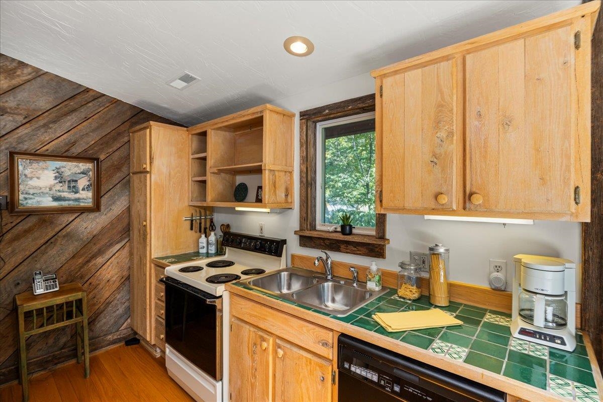 6602 MIDDLEBROOK RD, MIDDLEBROOK, Virginia 24459, 3 Bedrooms Bedrooms, ,2 BathroomsBathrooms,Residential,Moffatt's Creek Mill https://millpictures.com/m,6602 MIDDLEBROOK RD,669141 MLS # 669141