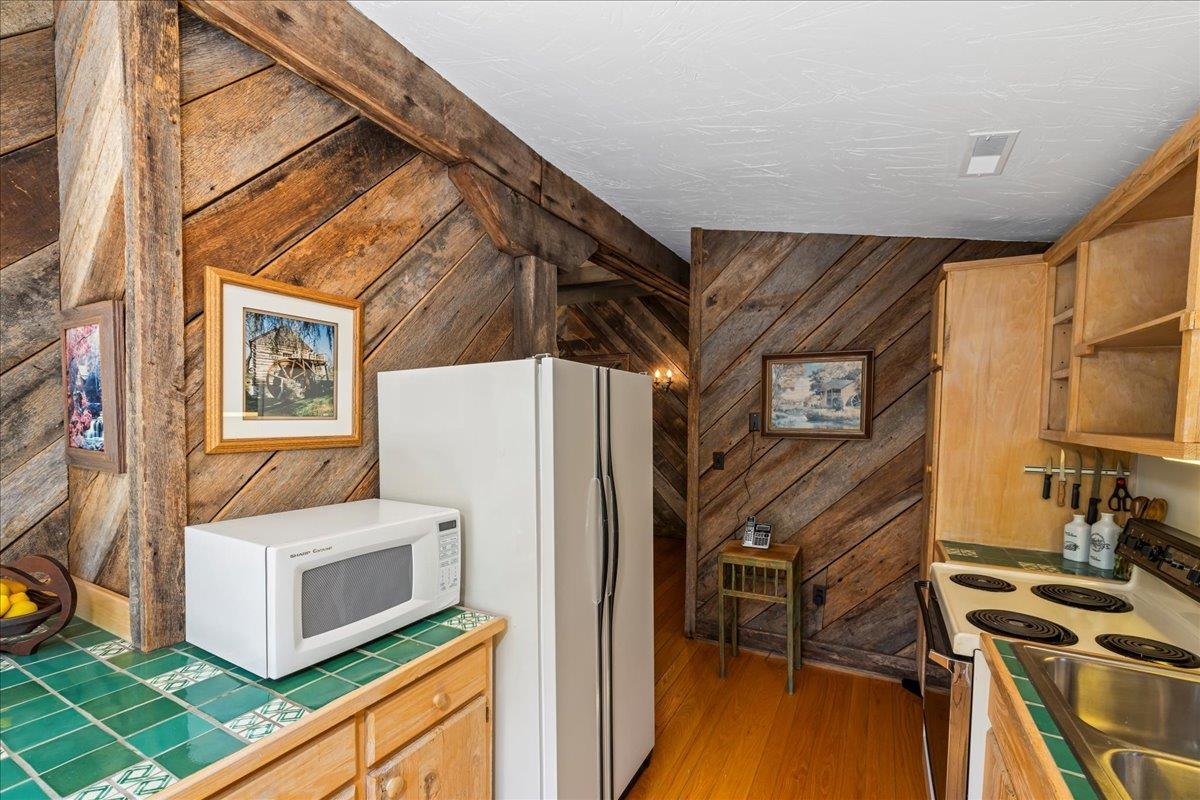 6602 MIDDLEBROOK RD, MIDDLEBROOK, Virginia 24459, 3 Bedrooms Bedrooms, ,2 BathroomsBathrooms,Residential,Moffatt's Creek Mill https://millpictures.com/m,6602 MIDDLEBROOK RD,669141 MLS # 669141