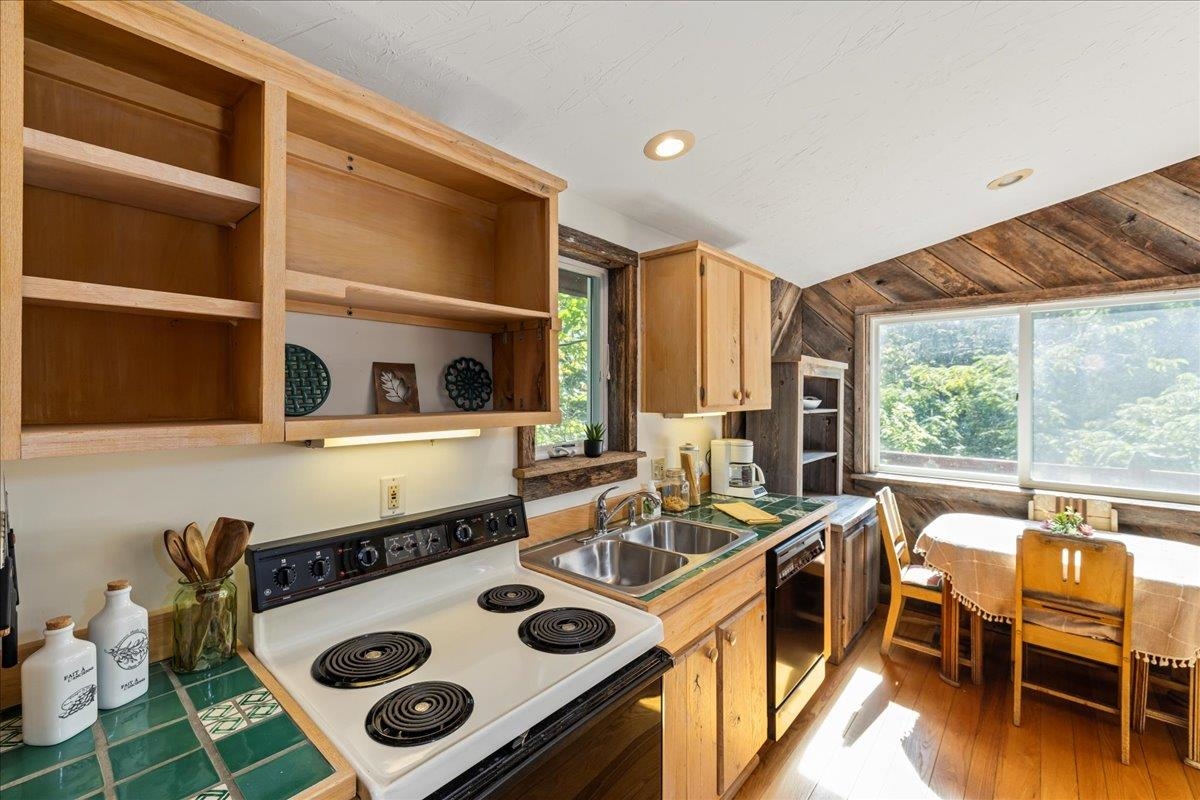 6602 MIDDLEBROOK RD, MIDDLEBROOK, Virginia 24459, 3 Bedrooms Bedrooms, ,2 BathroomsBathrooms,Residential,Moffatt's Creek Mill https://millpictures.com/m,6602 MIDDLEBROOK RD,669141 MLS # 669141