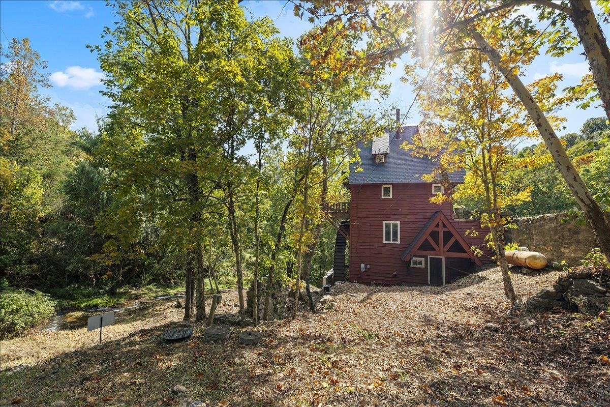 6602 MIDDLEBROOK RD, MIDDLEBROOK, Virginia 24459, 3 Bedrooms Bedrooms, ,2 BathroomsBathrooms,Residential,Moffatt's Creek Mill https://millpictures.com/m,6602 MIDDLEBROOK RD,669141 MLS # 669141