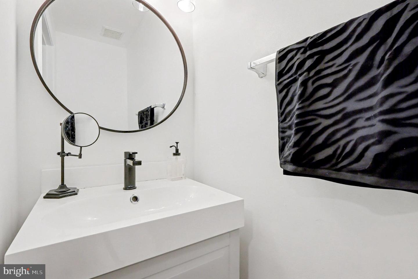 8298 JAKE PL, ALEXANDRIA, Virginia 22309, 3 Bedrooms Bedrooms, ,2 BathroomsBathrooms,Residential,For sale,8298 JAKE PL,VAFX2269394 MLS # VAFX2269394