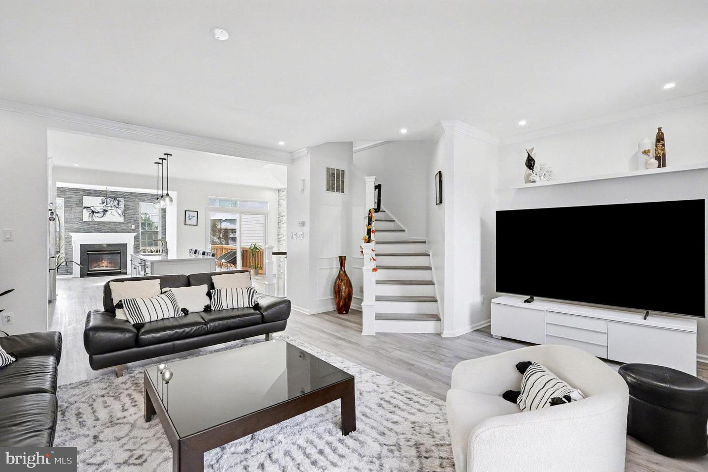 8298 JAKE PL, ALEXANDRIA, Virginia 22309, 3 Bedrooms Bedrooms, ,2 BathroomsBathrooms,Residential,For sale,8298 JAKE PL,VAFX2269394 MLS # VAFX2269394