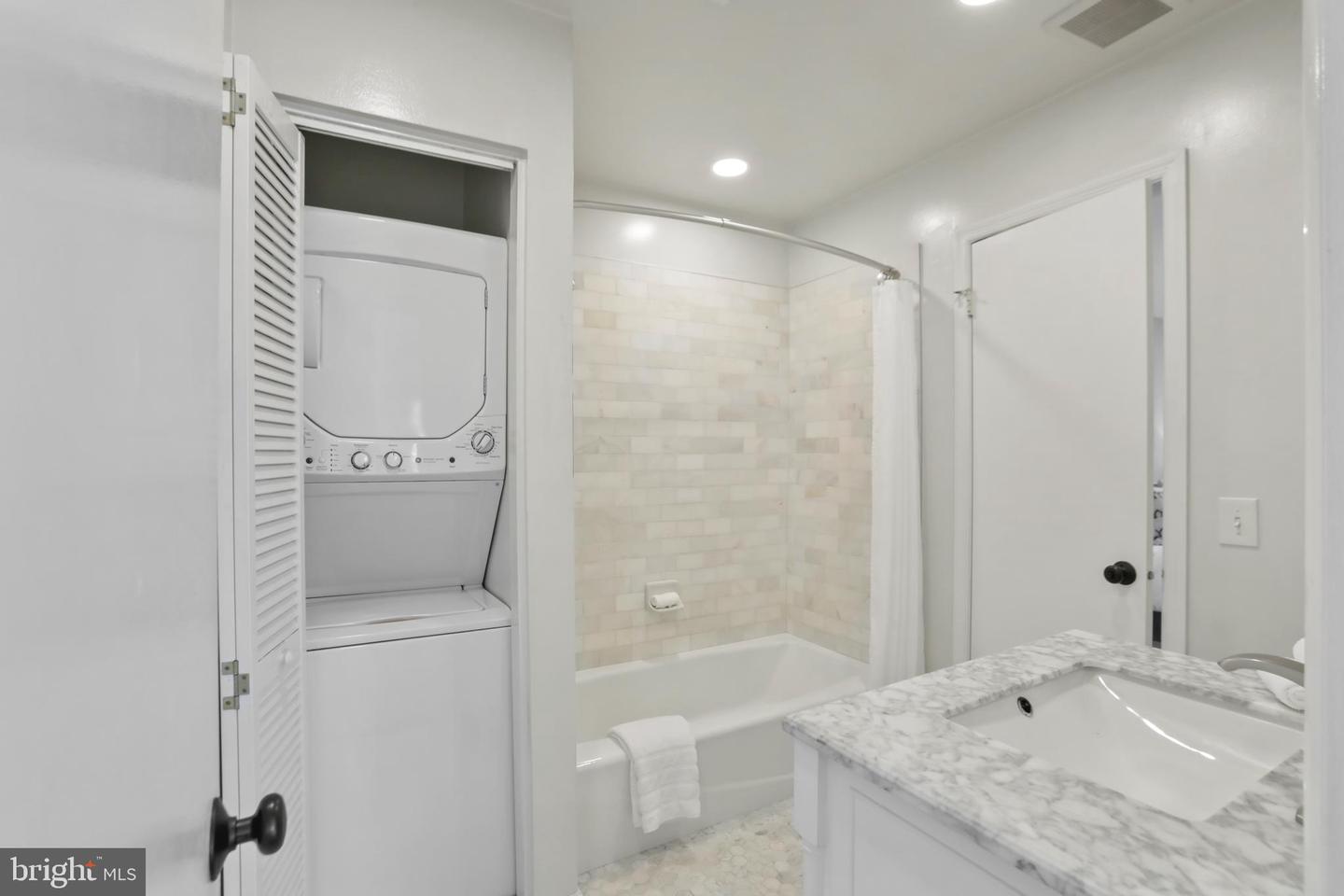 2867 YARLING CT, FALLS CHURCH, Virginia 22042, 2 Bedrooms Bedrooms, ,1 BathroomBathrooms,Residential,For sale,2867 YARLING CT,VAFX2275026 MLS # VAFX2275026