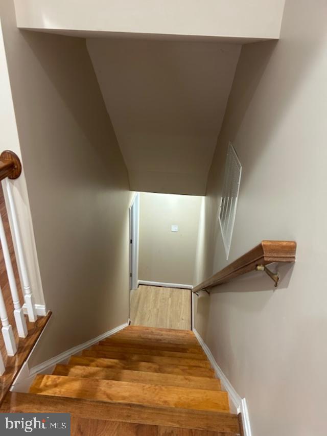 173 AUTUMN WIND CT, WARRENTON, Virginia 20186, 5 Bedrooms Bedrooms, ,5 BathroomsBathrooms,Residential,For sale,173 AUTUMN WIND CT,VAFQ2019534 MLS # VAFQ2019534