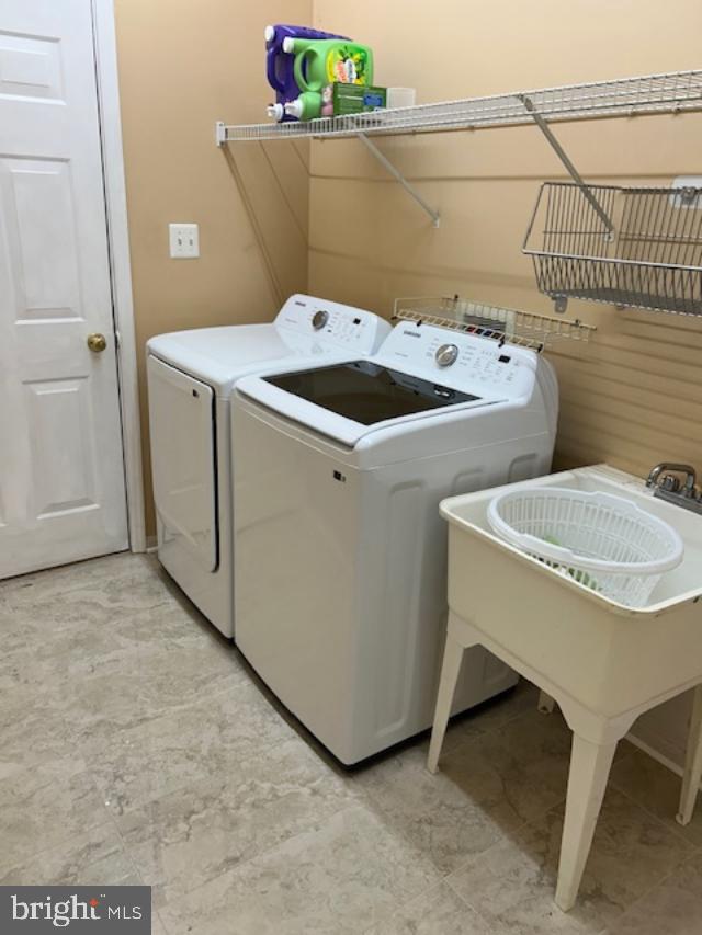 173 AUTUMN WIND CT, WARRENTON, Virginia 20186, 5 Bedrooms Bedrooms, ,5 BathroomsBathrooms,Residential,For sale,173 AUTUMN WIND CT,VAFQ2019534 MLS # VAFQ2019534