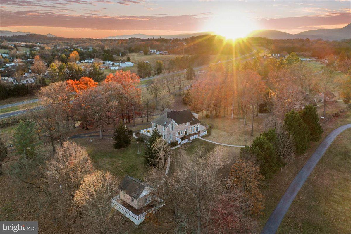 50 COTTAGE DR, LURAY, Virginia 22835, 5 Bedrooms Bedrooms, ,4 BathroomsBathrooms,Residential,For sale,50 COTTAGE DR,VAPA2005562 MLS # VAPA2005562