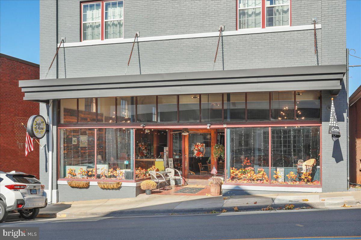 100 COTTAGE DR, LURAY, Virginia 22835, 4 Bedrooms Bedrooms, ,4 BathroomsBathrooms,Residential,For sale,100 COTTAGE DR,VAPA2005564 MLS # VAPA2005564