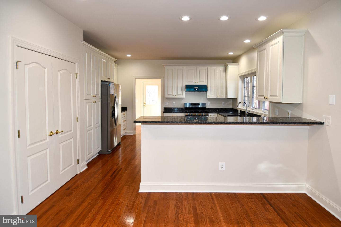 8368 HICKORY HOLLOW CT, MANASSAS, Virginia 20112, 7 Bedrooms Bedrooms, ,5 BathroomsBathrooms,Residential,For sale,8368 HICKORY HOLLOW CT,VAPW2107462 MLS # VAPW2107462