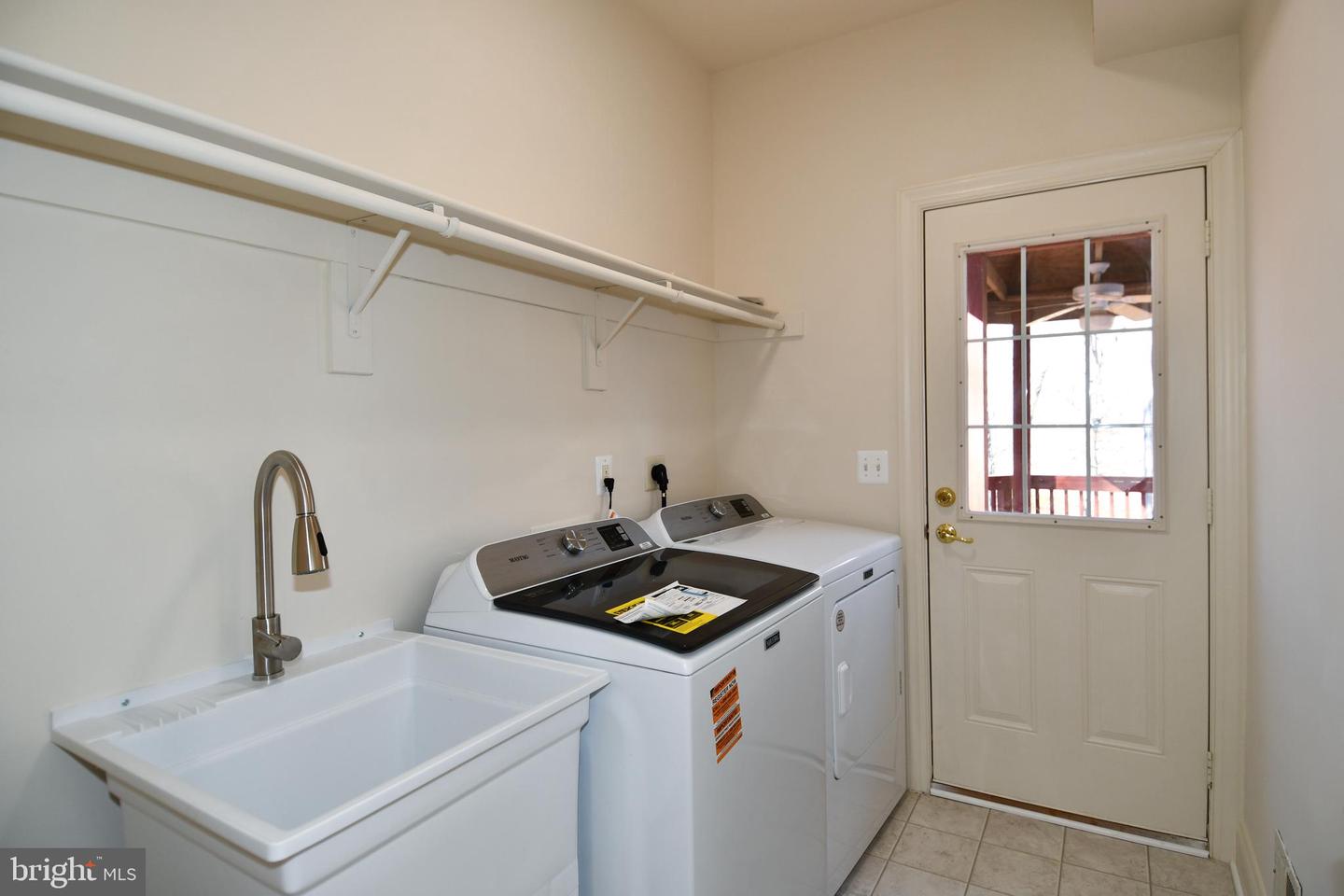 8368 HICKORY HOLLOW CT, MANASSAS, Virginia 20112, 7 Bedrooms Bedrooms, ,5 BathroomsBathrooms,Residential,For sale,8368 HICKORY HOLLOW CT,VAPW2107462 MLS # VAPW2107462