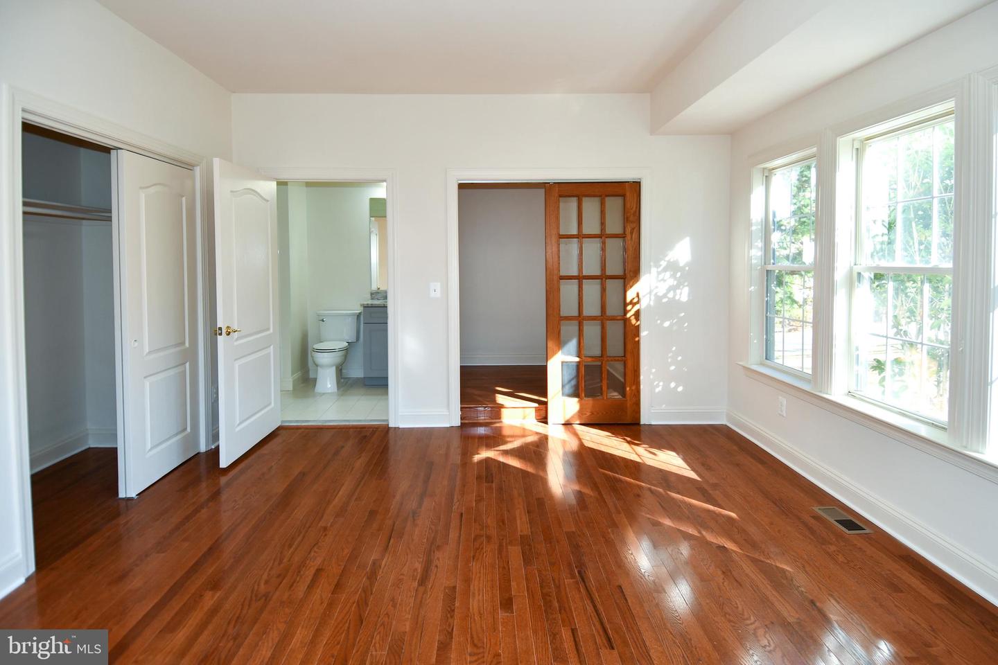 8368 HICKORY HOLLOW CT, MANASSAS, Virginia 20112, 7 Bedrooms Bedrooms, ,5 BathroomsBathrooms,Residential,For sale,8368 HICKORY HOLLOW CT,VAPW2107462 MLS # VAPW2107462