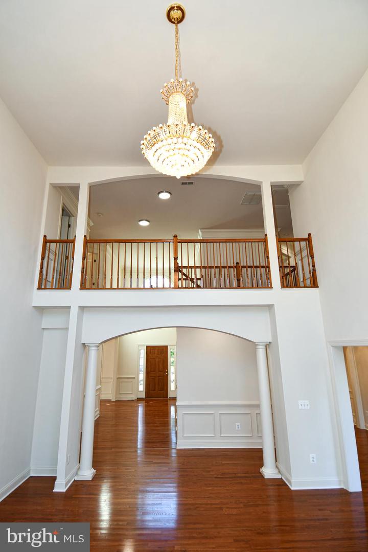 8368 HICKORY HOLLOW CT, MANASSAS, Virginia 20112, 7 Bedrooms Bedrooms, ,5 BathroomsBathrooms,Residential,For sale,8368 HICKORY HOLLOW CT,VAPW2107462 MLS # VAPW2107462