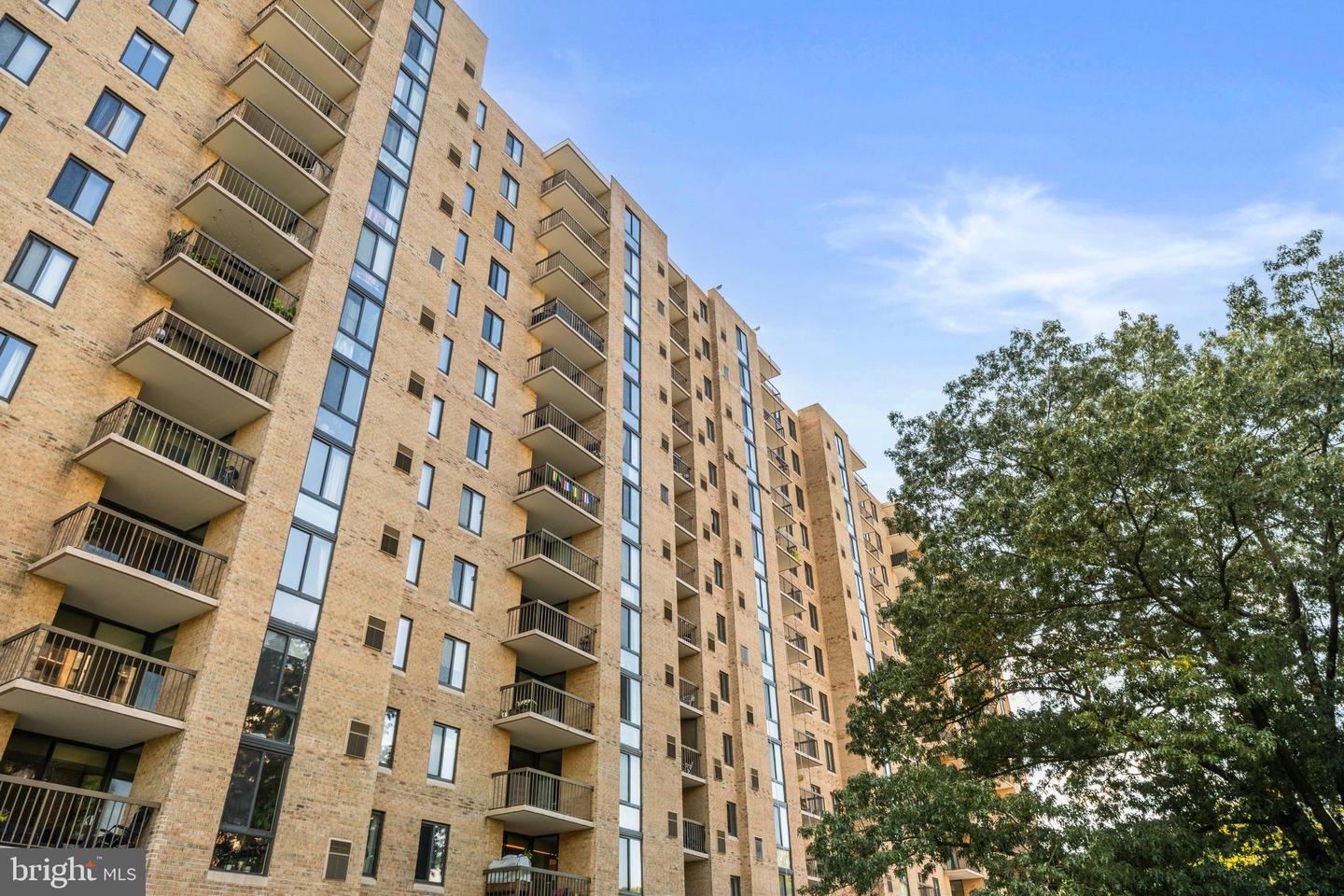 4500 S FOUR MILE RUN DR #222, ARLINGTON, Virginia 22204, 1 Bedroom Bedrooms, ,1 BathroomBathrooms,Residential,For sale,4500 S FOUR MILE RUN DR #222,VAAR2066026 MLS # VAAR2066026 4500 S FOUR MILE RUN DR #222, ARLINGTON, Virginia 22204, 1 Bedroom Bedrooms, ,1 BathroomBathrooms,Residential,For sale,4500 S FOUR MILE RUN DR #222,VAAR2066026 MLS # VAAR2066026