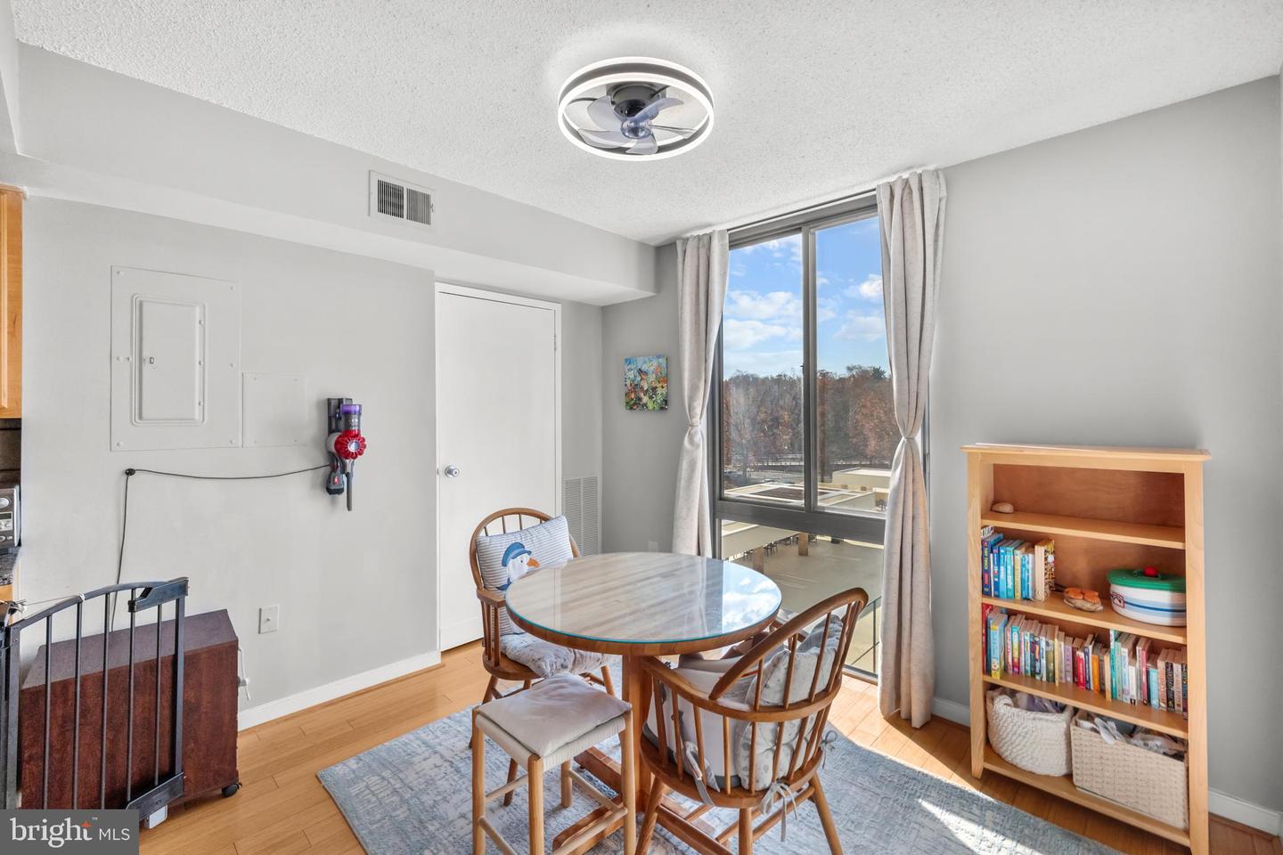 4500 S FOUR MILE RUN DR #222, ARLINGTON, Virginia 22204, 1 Bedroom Bedrooms, ,1 BathroomBathrooms,Residential,For sale,4500 S FOUR MILE RUN DR #222,VAAR2066026 MLS # VAAR2066026 4500 S FOUR MILE RUN DR #222, ARLINGTON, Virginia 22204, 1 Bedroom Bedrooms, ,1 BathroomBathrooms,Residential,For sale,4500 S FOUR MILE RUN DR #222,VAAR2066026 MLS # VAAR2066026