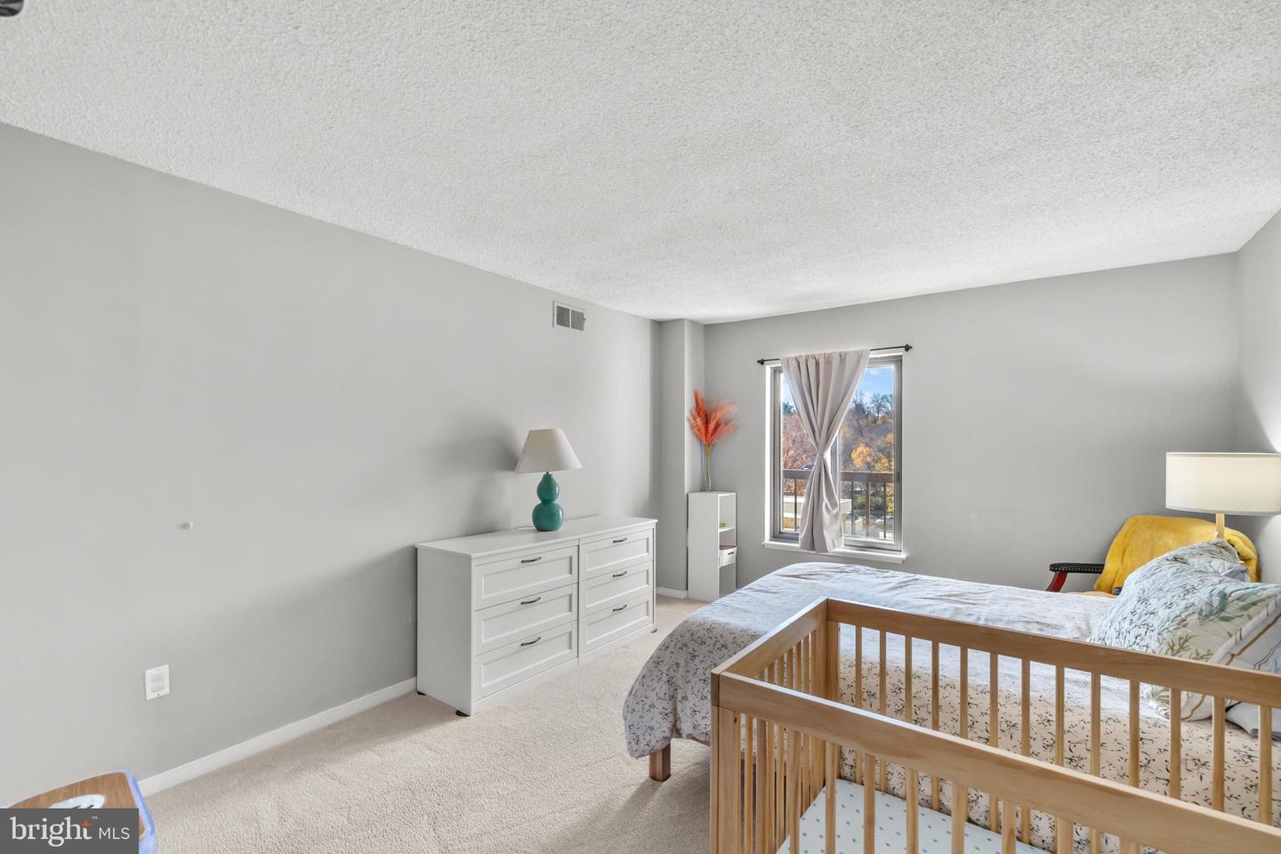 4500 S FOUR MILE RUN DR #222, ARLINGTON, Virginia 22204, 1 Bedroom Bedrooms, ,1 BathroomBathrooms,Residential,For sale,4500 S FOUR MILE RUN DR #222,VAAR2066026 MLS # VAAR2066026 4500 S FOUR MILE RUN DR #222, ARLINGTON, Virginia 22204, 1 Bedroom Bedrooms, ,1 BathroomBathrooms,Residential,For sale,4500 S FOUR MILE RUN DR #222,VAAR2066026 MLS # VAAR2066026