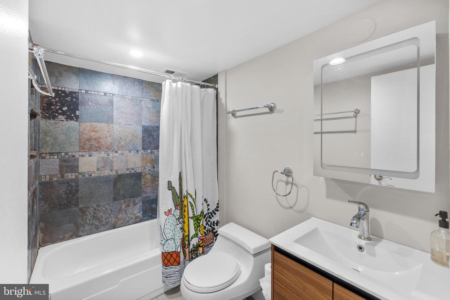 4500 S FOUR MILE RUN DR #222, ARLINGTON, Virginia 22204, 1 Bedroom Bedrooms, ,1 BathroomBathrooms,Residential,For sale,4500 S FOUR MILE RUN DR #222,VAAR2066026 MLS # VAAR2066026 4500 S FOUR MILE RUN DR #222, ARLINGTON, Virginia 22204, 1 Bedroom Bedrooms, ,1 BathroomBathrooms,Residential,For sale,4500 S FOUR MILE RUN DR #222,VAAR2066026 MLS # VAAR2066026