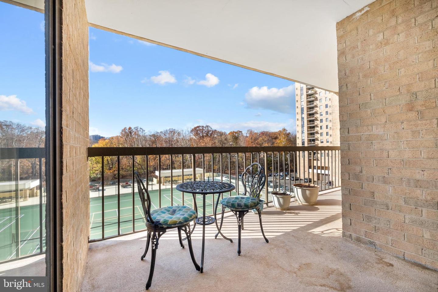 4500 S FOUR MILE RUN DR #222, ARLINGTON, Virginia 22204, 1 Bedroom Bedrooms, ,1 BathroomBathrooms,Residential,For sale,4500 S FOUR MILE RUN DR #222,VAAR2066026 MLS # VAAR2066026 4500 S FOUR MILE RUN DR #222, ARLINGTON, Virginia 22204, 1 Bedroom Bedrooms, ,1 BathroomBathrooms,Residential,For sale,4500 S FOUR MILE RUN DR #222,VAAR2066026 MLS # VAAR2066026