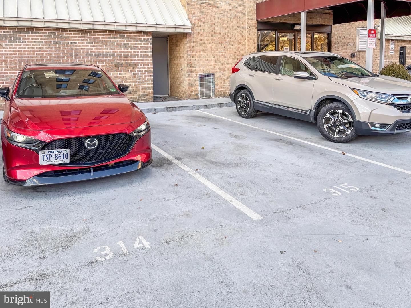 4500 S FOUR MILE RUN DR #222, ARLINGTON, Virginia 22204, 1 Bedroom Bedrooms, ,1 BathroomBathrooms,Residential,For sale,4500 S FOUR MILE RUN DR #222,VAAR2066026 MLS # VAAR2066026 4500 S FOUR MILE RUN DR #222, ARLINGTON, Virginia 22204, 1 Bedroom Bedrooms, ,1 BathroomBathrooms,Residential,For sale,4500 S FOUR MILE RUN DR #222,VAAR2066026 MLS # VAAR2066026