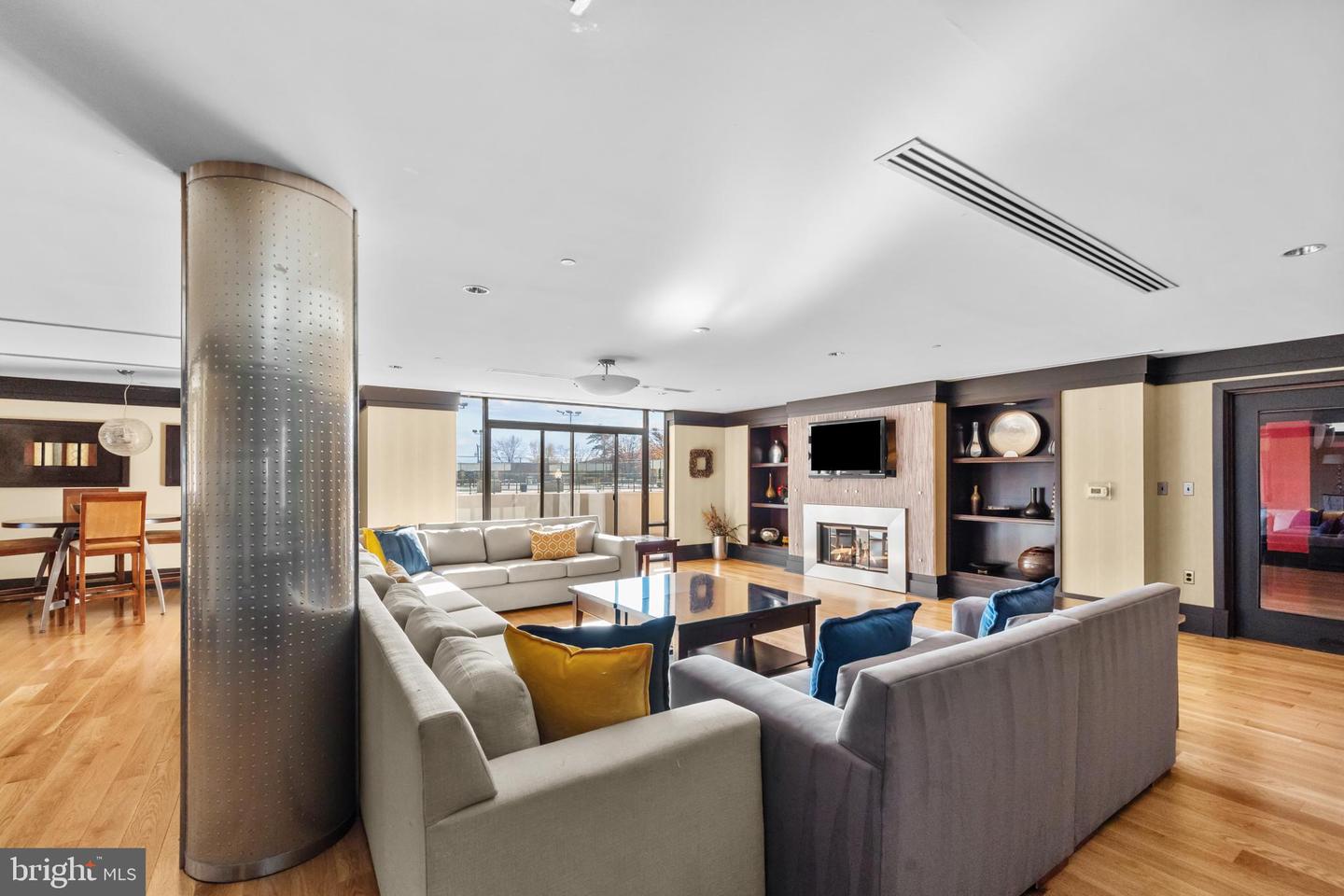 4500 S FOUR MILE RUN DR #222, ARLINGTON, Virginia 22204, 1 Bedroom Bedrooms, ,1 BathroomBathrooms,Residential,For sale,4500 S FOUR MILE RUN DR #222,VAAR2066026 MLS # VAAR2066026 4500 S FOUR MILE RUN DR #222, ARLINGTON, Virginia 22204, 1 Bedroom Bedrooms, ,1 BathroomBathrooms,Residential,For sale,4500 S FOUR MILE RUN DR #222,VAAR2066026 MLS # VAAR2066026