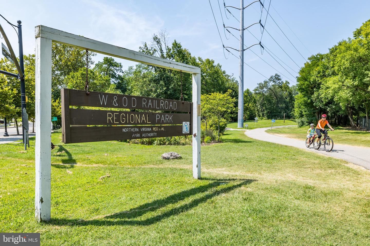 4500 S FOUR MILE RUN DR #222, ARLINGTON, Virginia 22204, 1 Bedroom Bedrooms, ,1 BathroomBathrooms,Residential,For sale,4500 S FOUR MILE RUN DR #222,VAAR2066026 MLS # VAAR2066026 4500 S FOUR MILE RUN DR #222, ARLINGTON, Virginia 22204, 1 Bedroom Bedrooms, ,1 BathroomBathrooms,Residential,For sale,4500 S FOUR MILE RUN DR #222,VAAR2066026 MLS # VAAR2066026