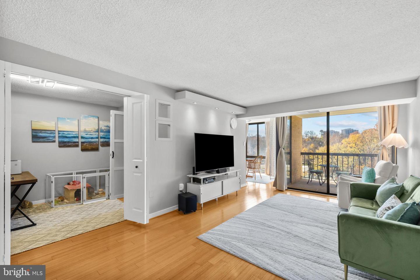 4500 S FOUR MILE RUN DR #222, ARLINGTON, Virginia 22204, 1 Bedroom Bedrooms, ,1 BathroomBathrooms,Residential,For sale,4500 S FOUR MILE RUN DR #222,VAAR2066026 MLS # VAAR2066026 4500 S FOUR MILE RUN DR #222, ARLINGTON, Virginia 22204, 1 Bedroom Bedrooms, ,1 BathroomBathrooms,Residential,For sale,4500 S FOUR MILE RUN DR #222,VAAR2066026 MLS # VAAR2066026