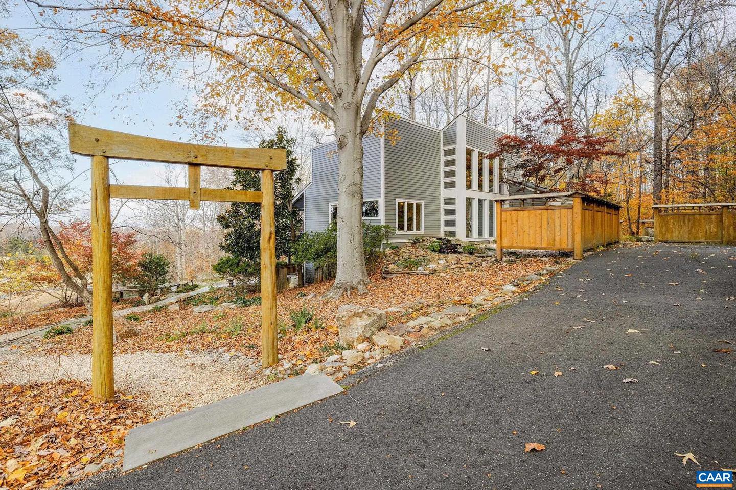 407 BROAD AXE RD, CHARLOTTESVILLE, Virginia 22903, 4 Bedrooms Bedrooms, ,3 BathroomsBathrooms,Residential,For sale,407 BROAD AXE RD,671168 MLS # 671168