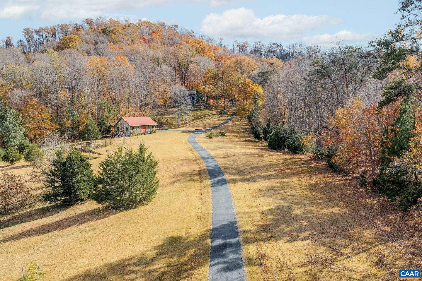 407 BROAD AXE RD, CHARLOTTESVILLE, Virginia 22903, 4 Bedrooms Bedrooms, ,3 BathroomsBathrooms,Residential,For sale,407 BROAD AXE RD,671168 MLS # 671168