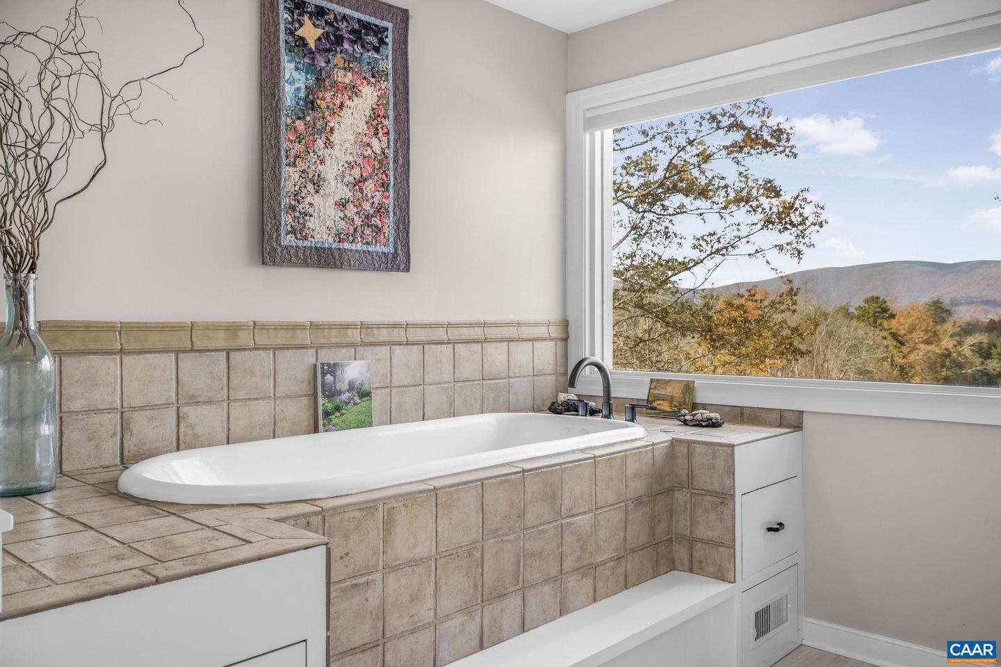 407 BROAD AXE RD, CHARLOTTESVILLE, Virginia 22903, 4 Bedrooms Bedrooms, ,3 BathroomsBathrooms,Residential,For sale,407 BROAD AXE RD,671168 MLS # 671168