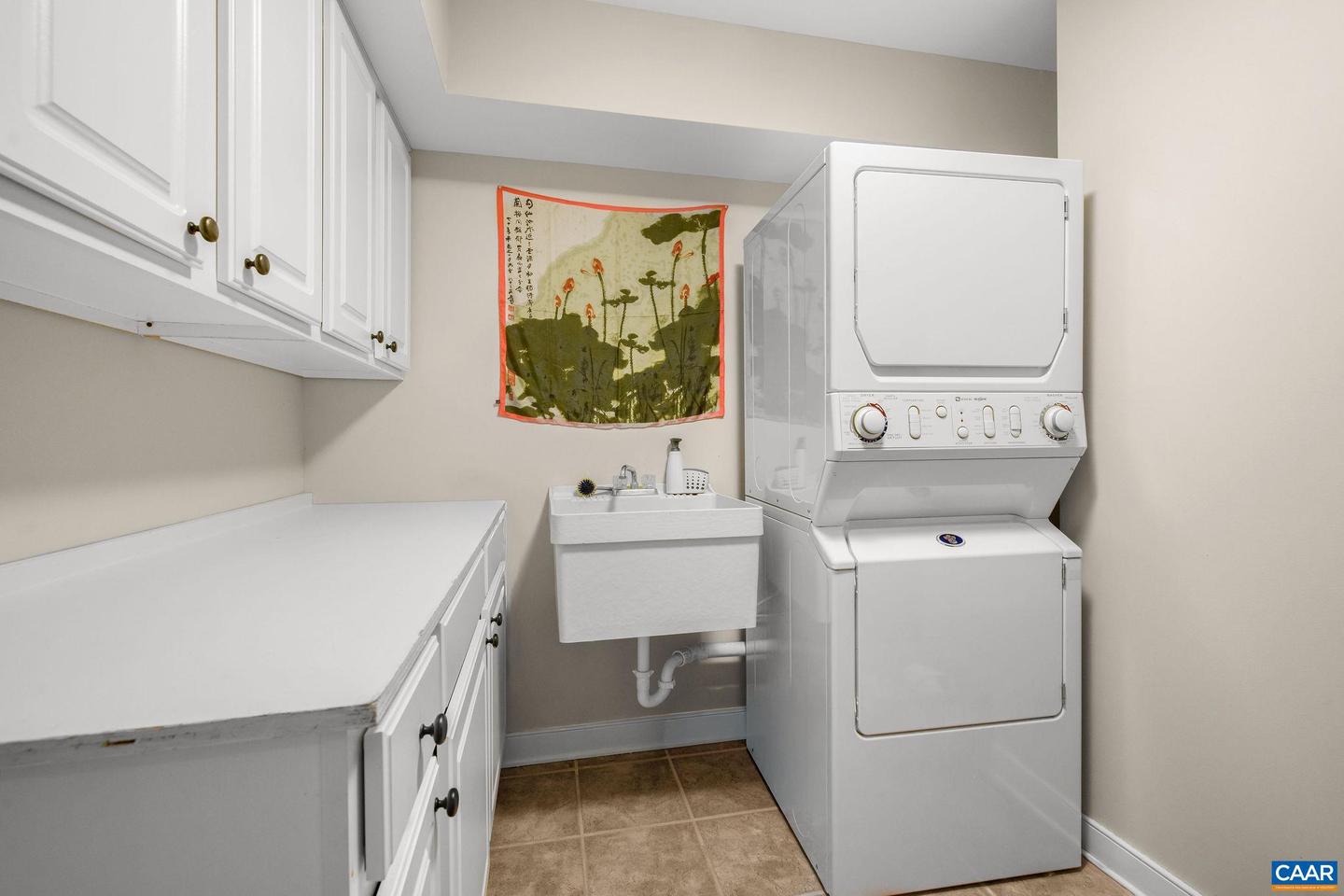 407 BROAD AXE RD, CHARLOTTESVILLE, Virginia 22903, 4 Bedrooms Bedrooms, ,3 BathroomsBathrooms,Residential,For sale,407 BROAD AXE RD,671168 MLS # 671168