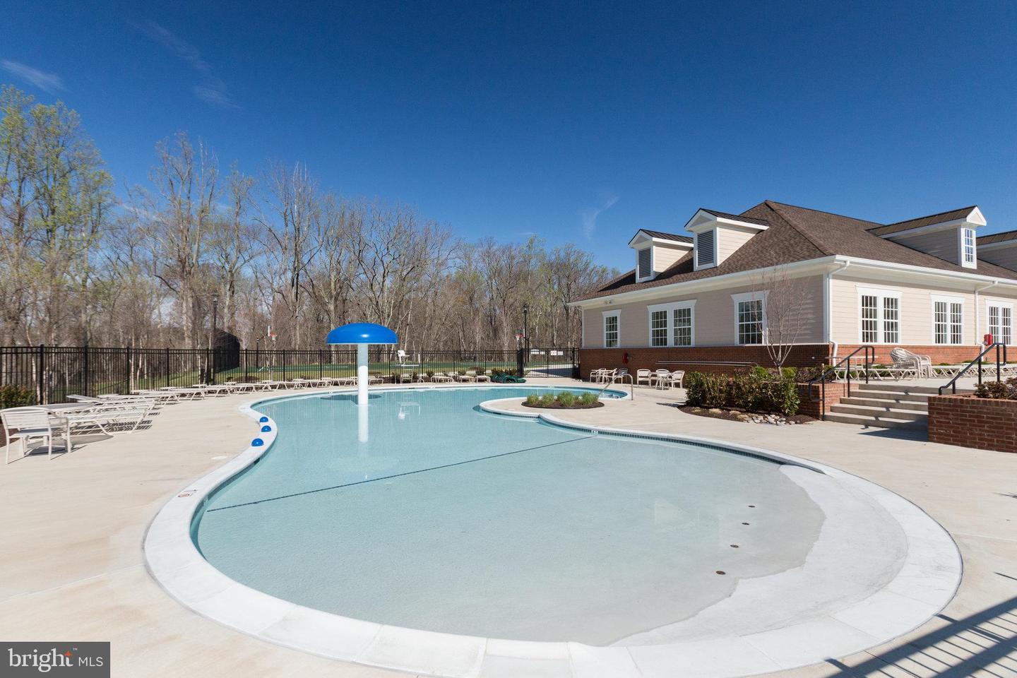 15110 HEATHER MILL LN #201, HAYMARKET, Virginia 20169, 2 Bedrooms Bedrooms, ,2 BathroomsBathrooms,Residential,For sale,15110 HEATHER MILL LN #201,VAPW2107870 MLS # VAPW2107870