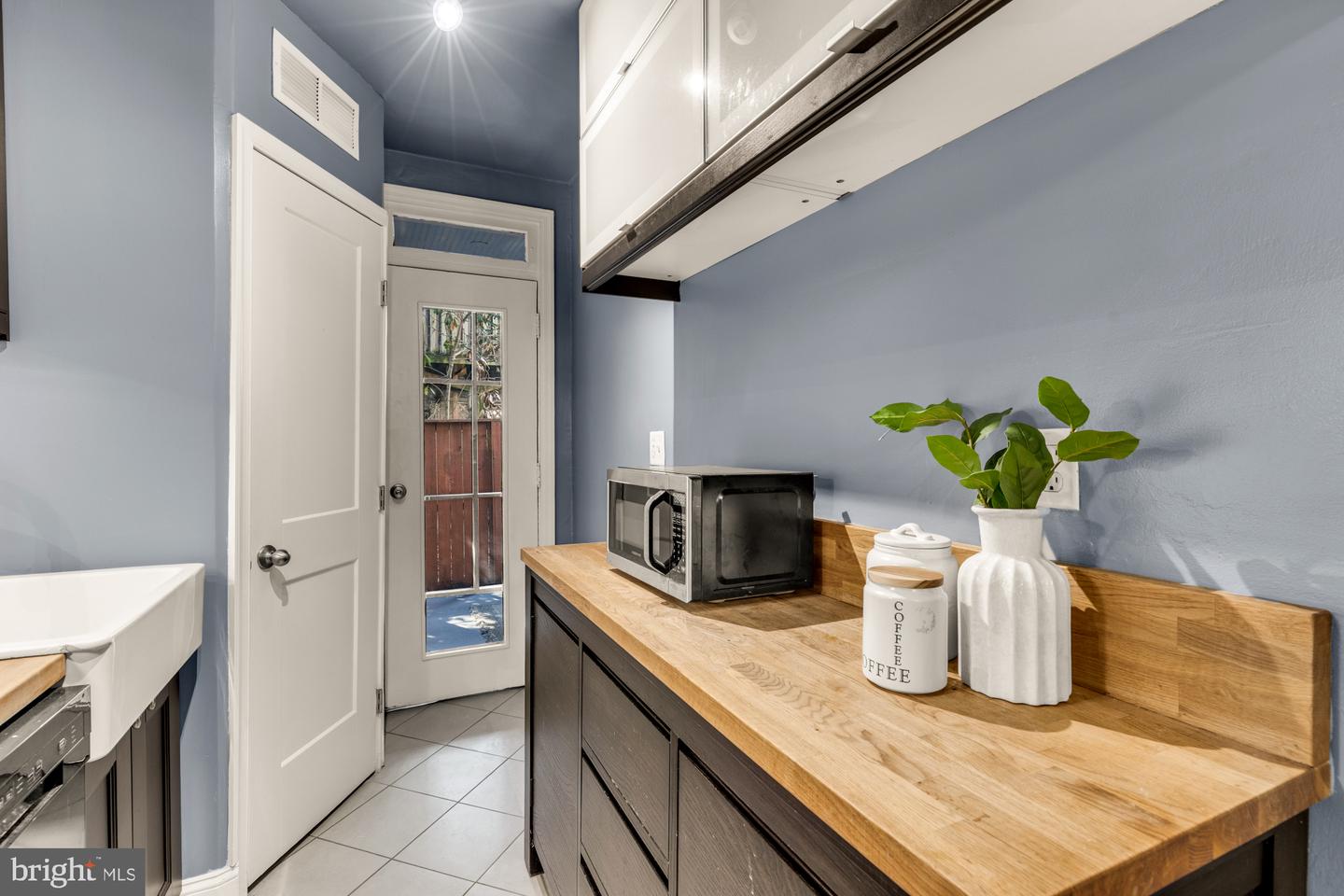 1127 C ST SE #2, WASHINGTON, District Of Columbia 20003, 1 Bedroom Bedrooms, ,1 BathroomBathrooms,Residential,For sale,1127 C ST SE #2,DCDC2232144 MLS # DCDC2232144 1127 C ST SE #2, WASHINGTON, District Of Columbia 20003, 1 Bedroom Bedrooms, ,1 BathroomBathrooms,Residential,For sale,1127 C ST SE #2,DCDC2232144 MLS # DCDC2232144