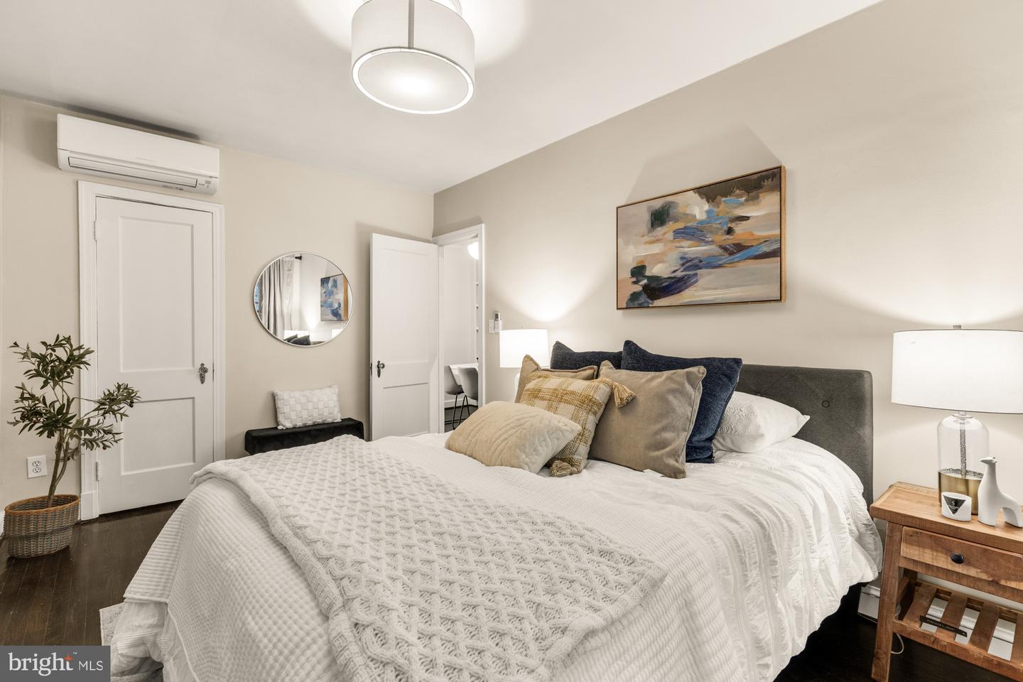 1127 C ST SE #2, WASHINGTON, District Of Columbia 20003, 1 Bedroom Bedrooms, ,1 BathroomBathrooms,Residential,For sale,1127 C ST SE #2,DCDC2232144 MLS # DCDC2232144 1127 C ST SE #2, WASHINGTON, District Of Columbia 20003, 1 Bedroom Bedrooms, ,1 BathroomBathrooms,Residential,For sale,1127 C ST SE #2,DCDC2232144 MLS # DCDC2232144