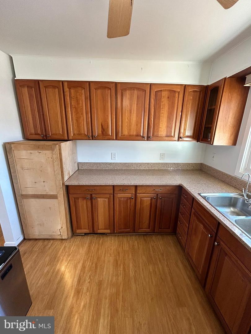 8014 STEADMAN ST, ALEXANDRIA, Virginia 22309, 7 Bedrooms Bedrooms, 7 Rooms Rooms,3 BathroomsBathrooms,Residential,For sale,8014 STEADMAN ST,VAFX2279476 MLS # VAFX2279476