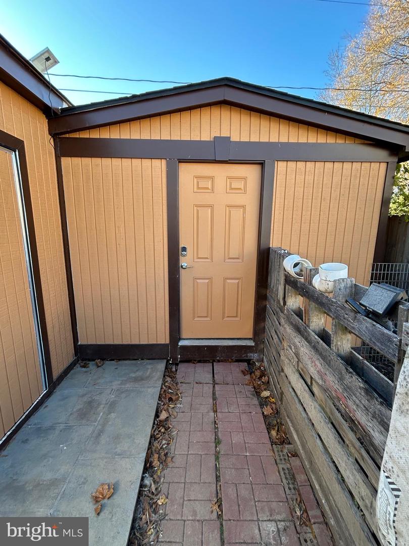 8014 STEADMAN ST, ALEXANDRIA, Virginia 22309, 7 Bedrooms Bedrooms, 7 Rooms Rooms,3 BathroomsBathrooms,Residential,For sale,8014 STEADMAN ST,VAFX2279476 MLS # VAFX2279476