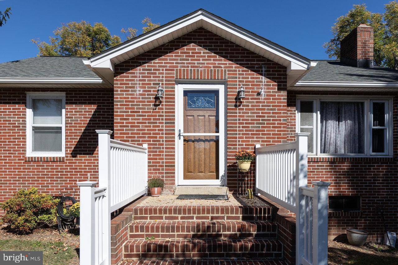 133 SHENELL DR, MOUNT JACKSON, Virginia 22842, 5 Bedrooms Bedrooms, ,3 BathroomsBathrooms,Residential,For sale,133 SHENELL DR,VASH2013022 MLS # VASH2013022