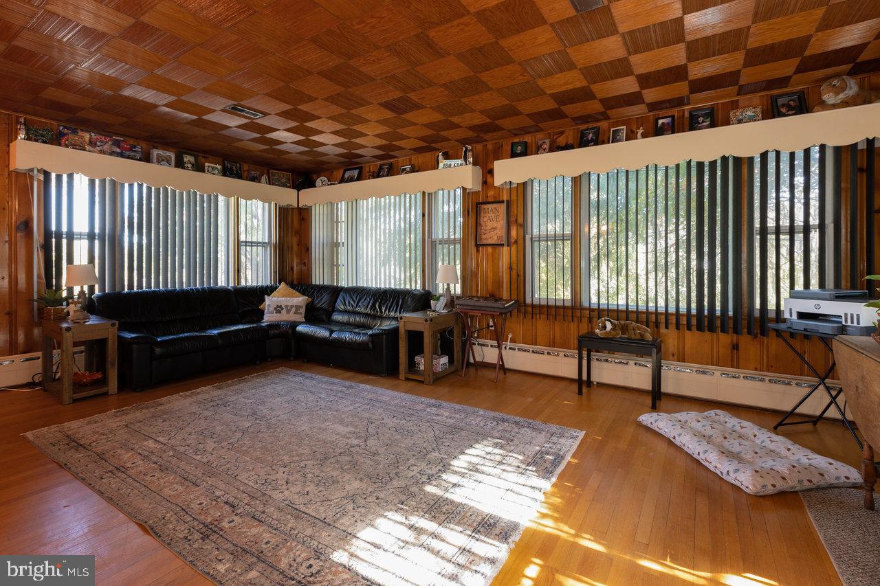 133 SHENELL DR, MOUNT JACKSON, Virginia 22842, 5 Bedrooms Bedrooms, ,3 BathroomsBathrooms,Residential,For sale,133 SHENELL DR,VASH2013022 MLS # VASH2013022