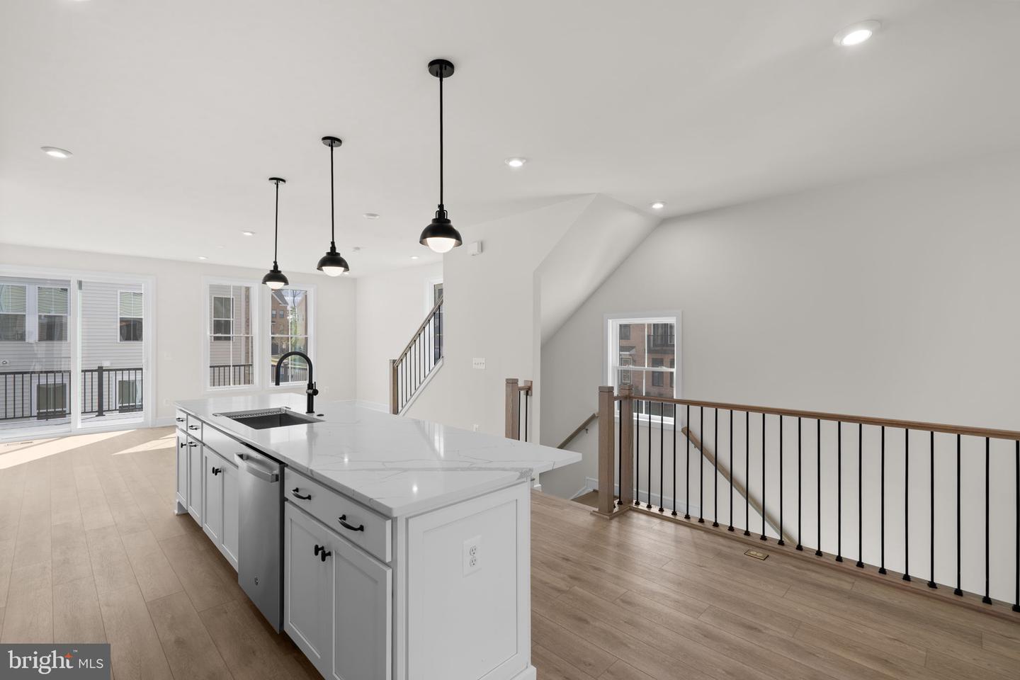 42119 PICASSO SQ, ASHBURN, Virginia 20148, 3 Bedrooms Bedrooms, ,2 BathroomsBathrooms,Residential,For sale,42119 PICASSO SQ,VALO2111288 MLS # VALO2111288