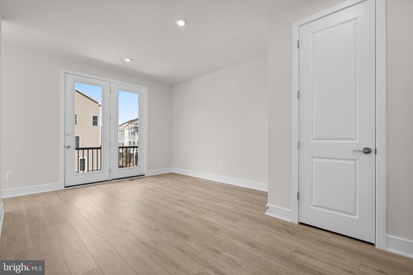 42119 PICASSO SQ, ASHBURN, Virginia 20148, 3 Bedrooms Bedrooms, ,2 BathroomsBathrooms,Residential,For sale,42119 PICASSO SQ,VALO2111288 MLS # VALO2111288