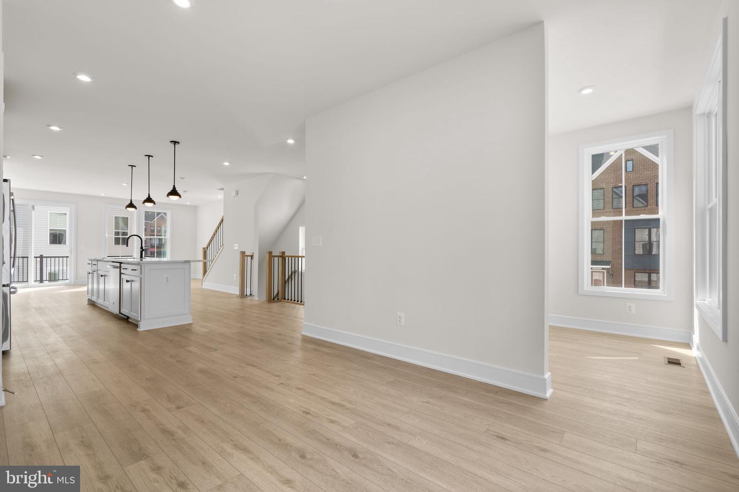 42119 PICASSO SQ, ASHBURN, Virginia 20148, 3 Bedrooms Bedrooms, ,2 BathroomsBathrooms,Residential,For sale,42119 PICASSO SQ,VALO2111288 MLS # VALO2111288