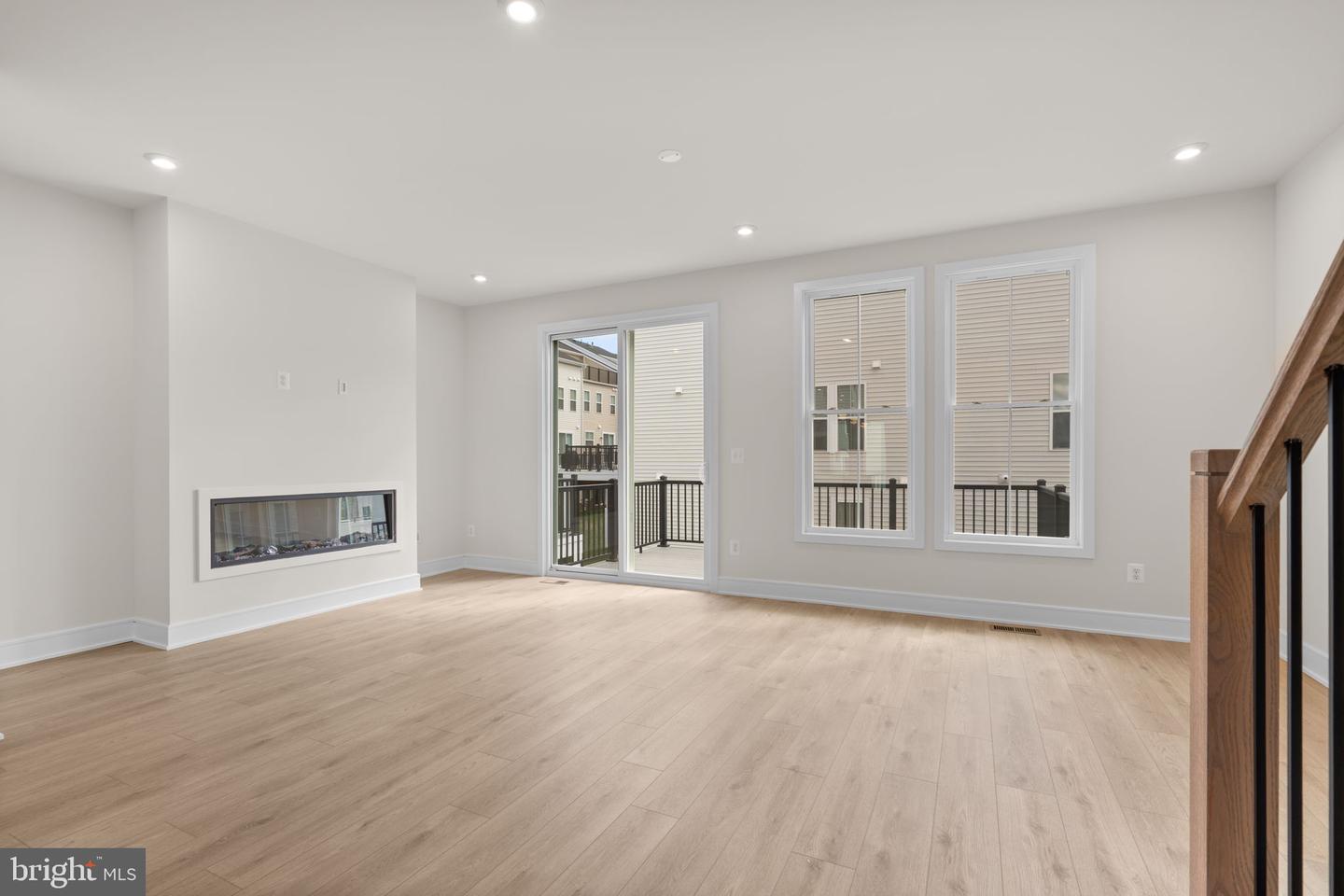 42119 PICASSO SQ, ASHBURN, Virginia 20148, 3 Bedrooms Bedrooms, ,2 BathroomsBathrooms,Residential,For sale,42119 PICASSO SQ,VALO2111288 MLS # VALO2111288